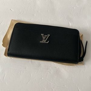 Louis Vuitton lockme zippy wallet